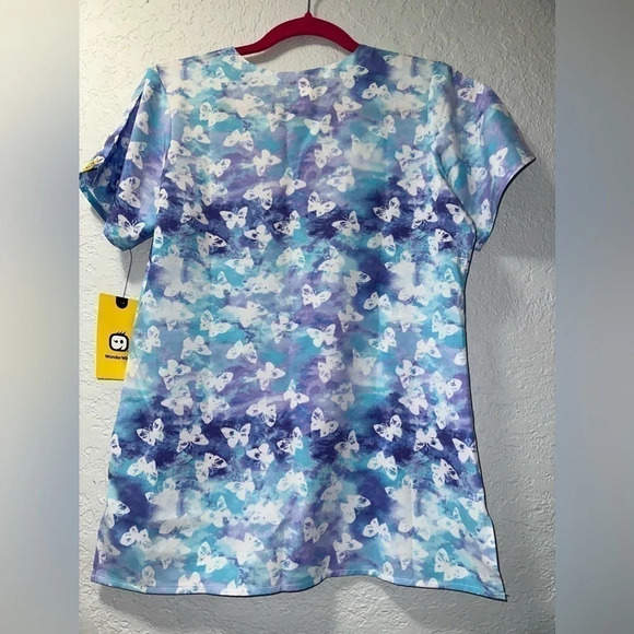 WonderWink Butterfly Scrub Top (NWT) - Picture 8 of 9